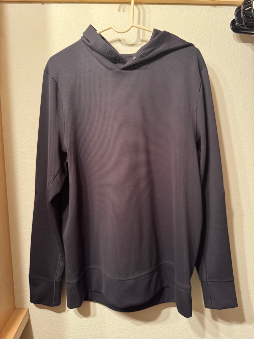 Lulu Lemon Black Hooded Lightweight Pullover - Large